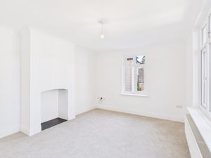Sitting Room- click for photo gallery